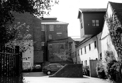 Daniell Bros. Castle Brewery, Colchester was re-built in 1878 by G.J. Worssam & Son, brewers' engineers. The malthouse is shown on the right.