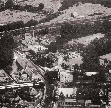 An aerial view of Salters' Brewery taken around 1925 from Walkers' of
Ricky.