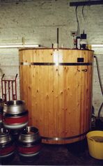 File:Dorking Brewery 2009 Lowe zm (5).jpg
