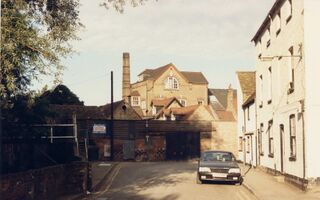 File:St Neots Paines 1987 (5).jpg