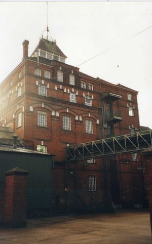 McMullens Brewery 3 zx.jpg