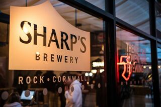 File:Sharp Brewery Cornwall zn.jpg