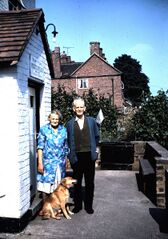 File:All Nations Madeley Salop Mr&Mrs Lewis Home brewers.jpg