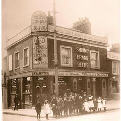 File:Ingress Tavern Stonebridge St Nfleet 1912.jpg