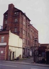 File:Huttons Birmingham 1997.jpg