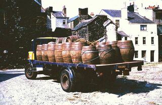 File:Okells brewery dray 2 September 1975.jpg