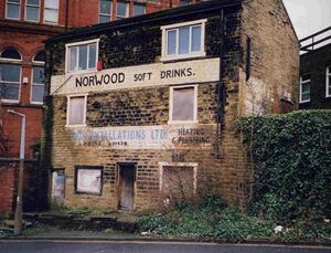 Sowry Rose & Crown Leeds 2001.jpg