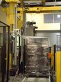 Samovi Ricart palletiser in the process of stretchwrapping a pallet.