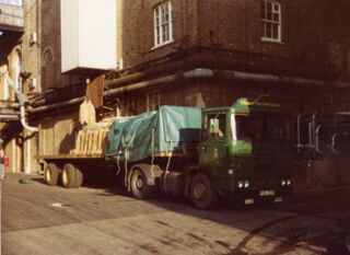 File:Albrew malt 1986 lorry.jpg