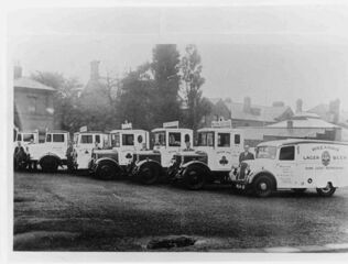 File:Wrexham vans 1937.jpg