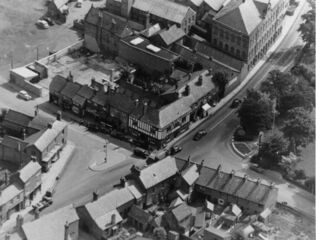 File:Everards Aerial view 1950s.jpg