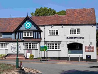 File:Studley Brewery Co, Barley Mow, Studley Warwickshire (1) May 2021 PH.jpg
