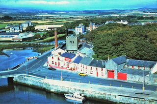 File:Castletown aerial view 11 September 1973.jpg