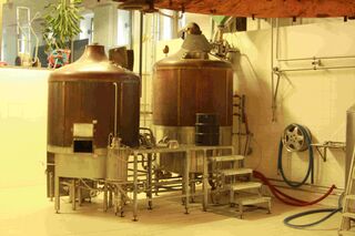 File:Rollberger Brewery Berlin 2014 (9).jpg
