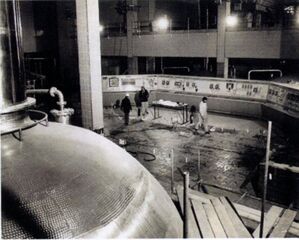 File:Berkshire Brewery brewhouse under construction in 1979.jpg