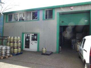 File:Four Candles Brewery Kent 2019 (2).JPG