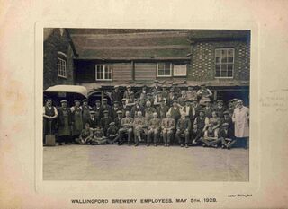 File:Wallingford employees 1928.jpg