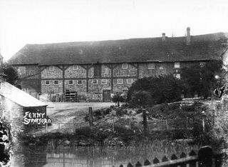File:Holdom's Brewery, Fenny Stratford 1910.jpg