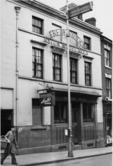 File:F Smiths Olivers Hotel Tamworth 1950.jpg