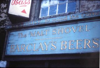 File:Barclays Beer sign Dartford 1980s zv (1).jpg