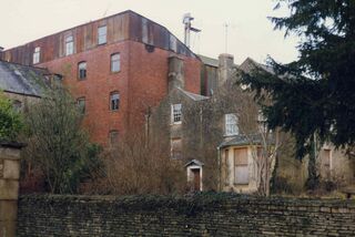 File:Bowlys Cirencester 1994 (3).jpg
