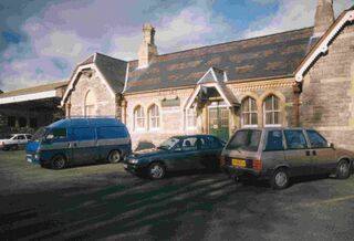 File:Pembroke Bry Station Inn 2000 PG.jpg
