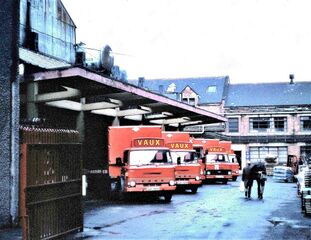 File:Vaux brewery Sunderland 7 March 1981.jpg