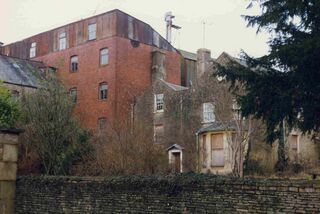 File:Bowly Cirencester 1994 Brewhouse 2.jpg