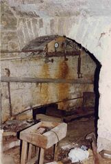 File:Bowly Cirencester 1994 Cellar.jpg
