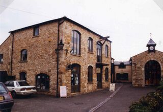 File:Stow on Wold Green 1994.jpg