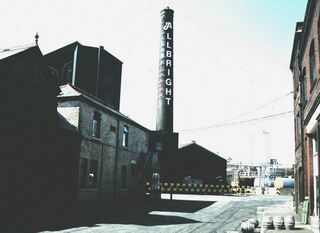 File:Hancocks brewery Cardiff 31.8.1993.jpg