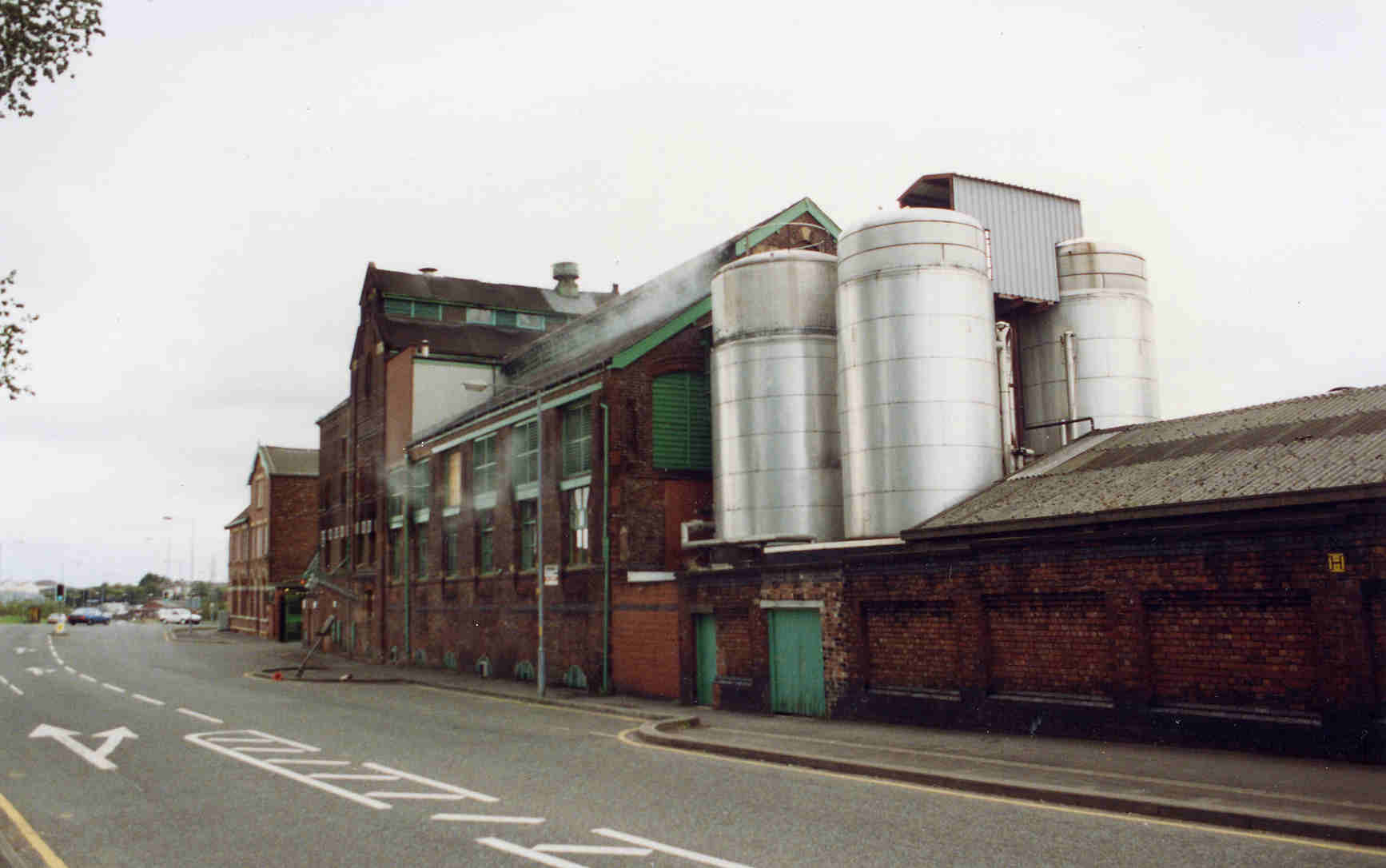 File:Lees Manc 1989 (4).jpg - Brewery History Society Wiki