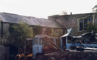 File:Holcombe yard 1995.jpg