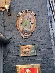 File:CambridgeWhiteSwan2025b SP.jpg