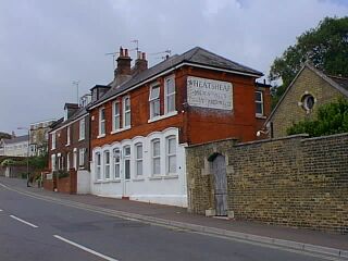 File:CowesWheatsheaf2002a JSe.jpg
