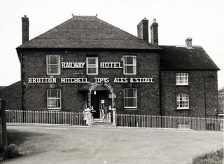 File:Railway Hotel Langport.jpg