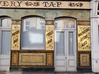 File:FolkestoneBreweryTap2025dd SP Apr2025.jpg
