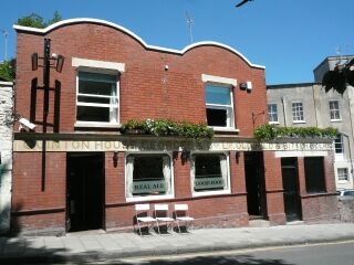 File:CliftonQuintonHouse2010a BHK.jpg