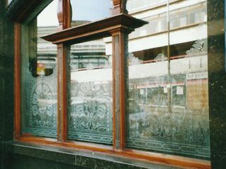 File:LiverpoolCrown2002c SP May02.jpg